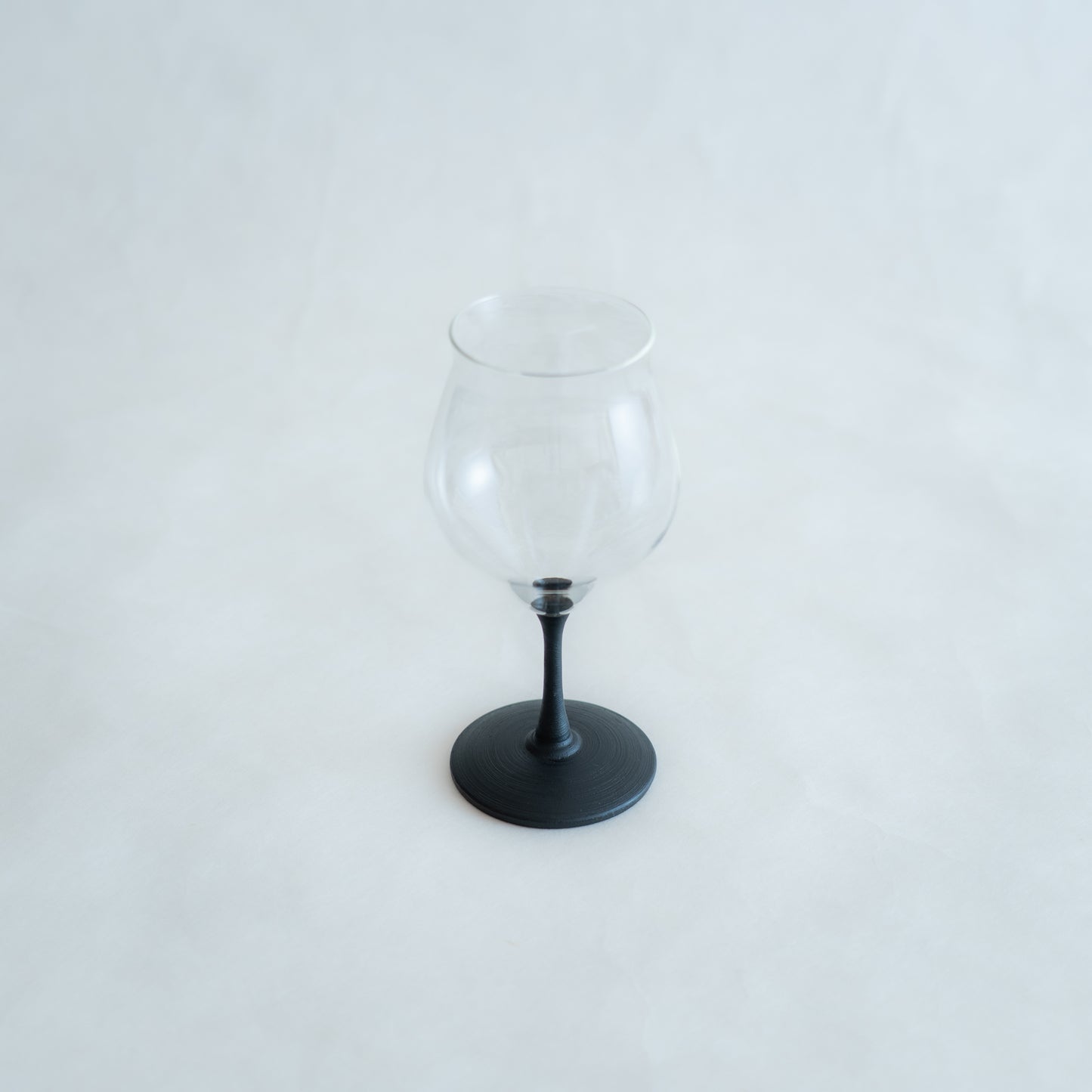 温（on）チューリップ　黒錆刷毛目